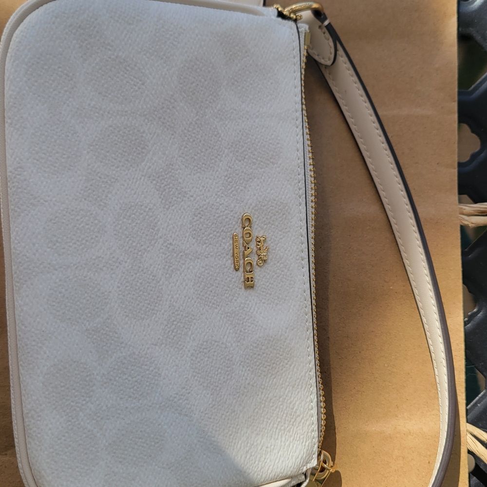 Coach White Women's Bag Brand new with no tags. - Picture 8 of 10